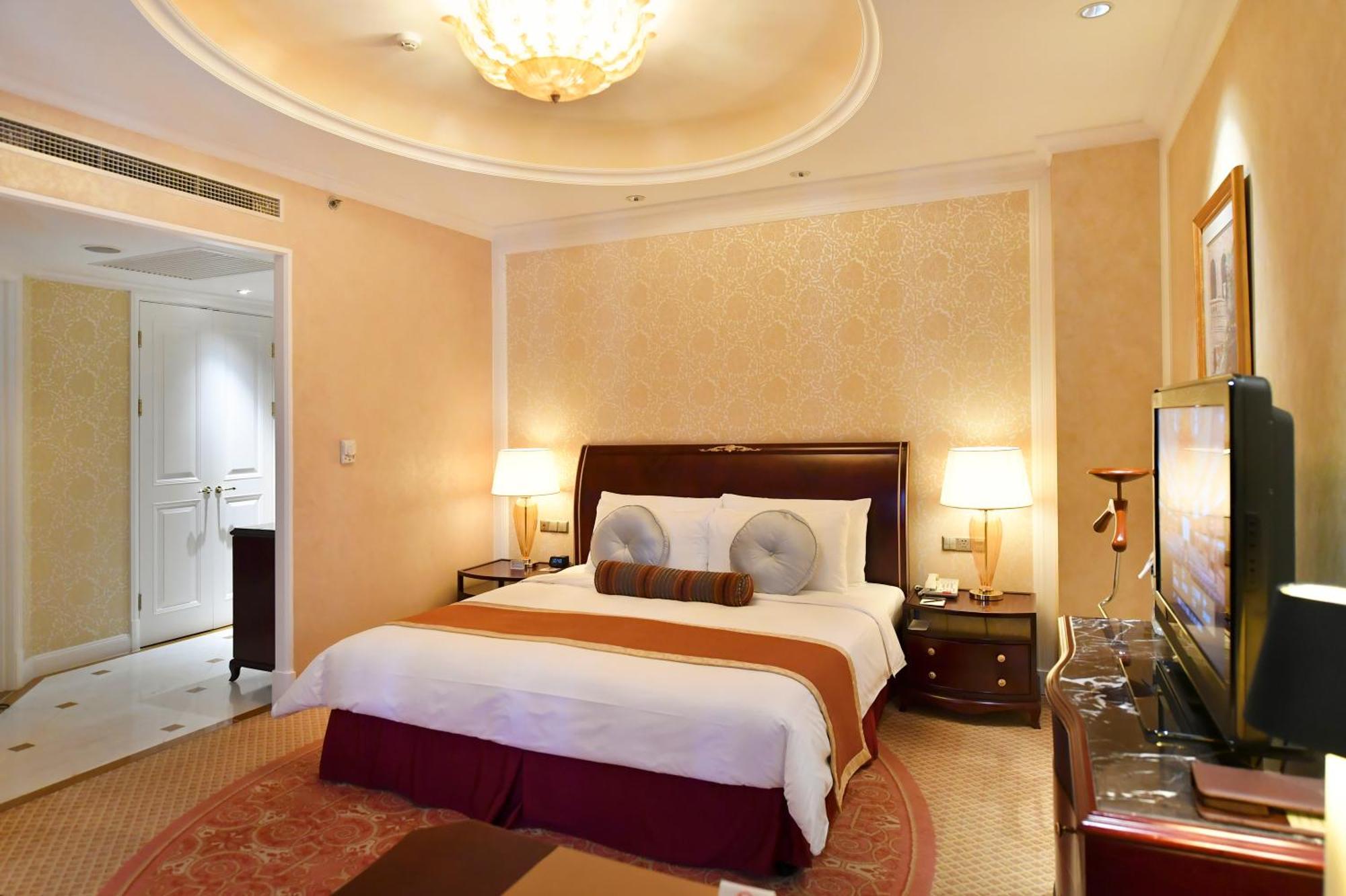 Khách sạn Grand - Nanjing Road 5*