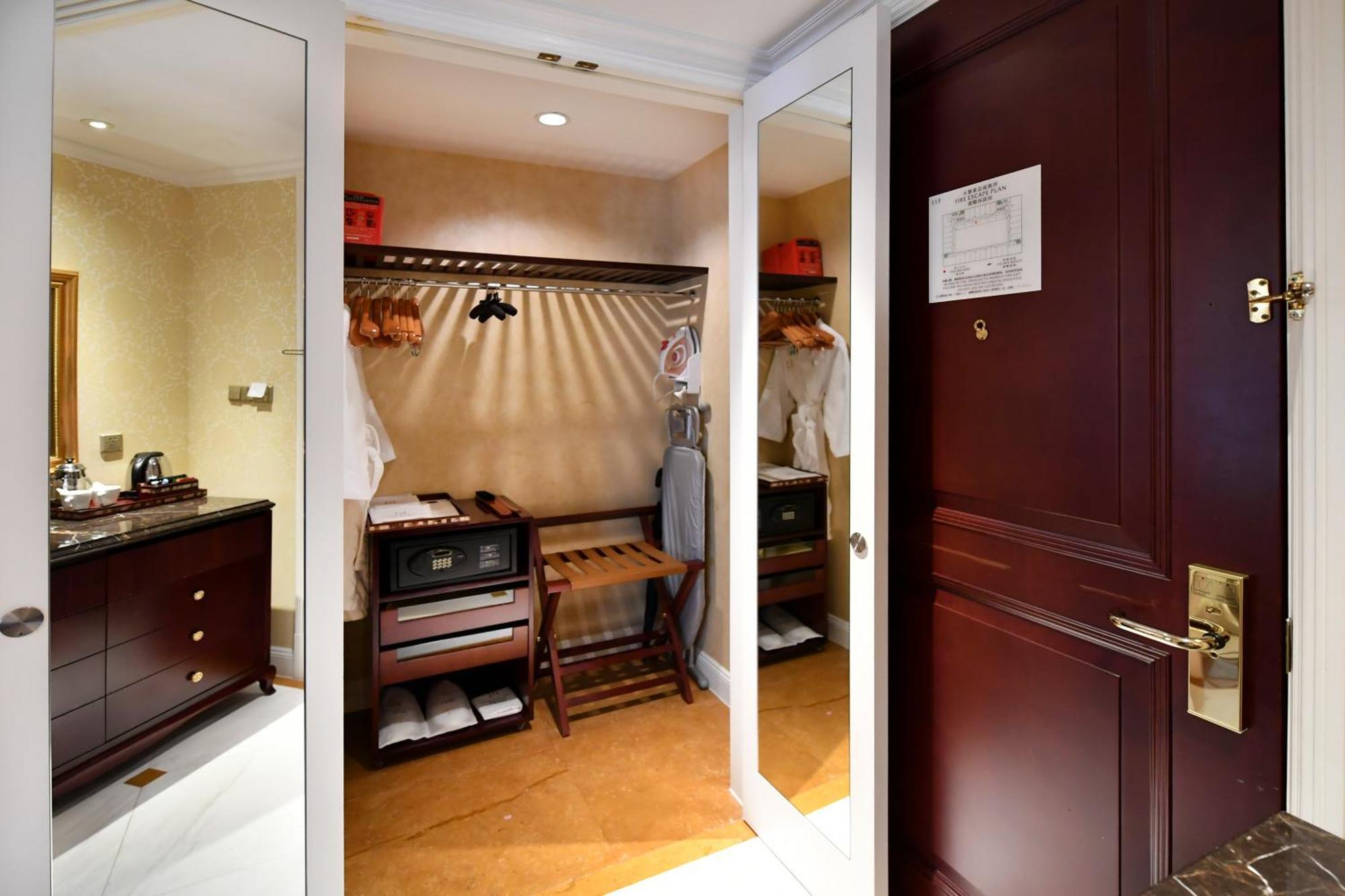 Grand - Nanjing Road Khách sạn 5*