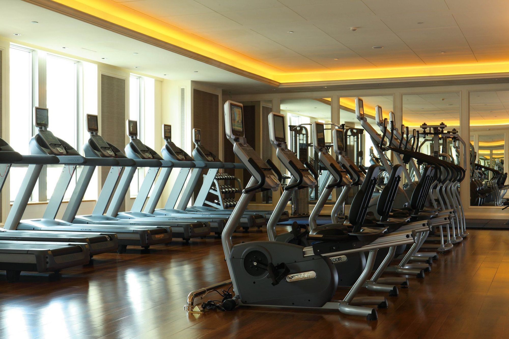 Khách sạn Grand - Nanjing Road 5*